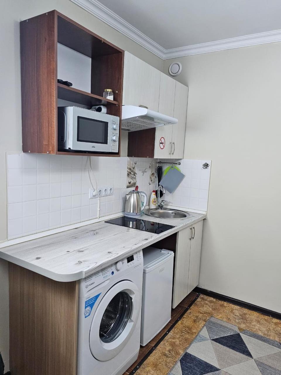 Апартаменты На Улице Клочкова, 128 Almaty Exterior photo