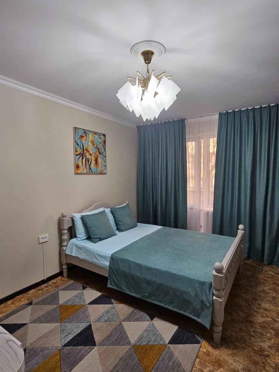 Апартаменты На Улице Клочкова, 128 Almaty Exterior photo